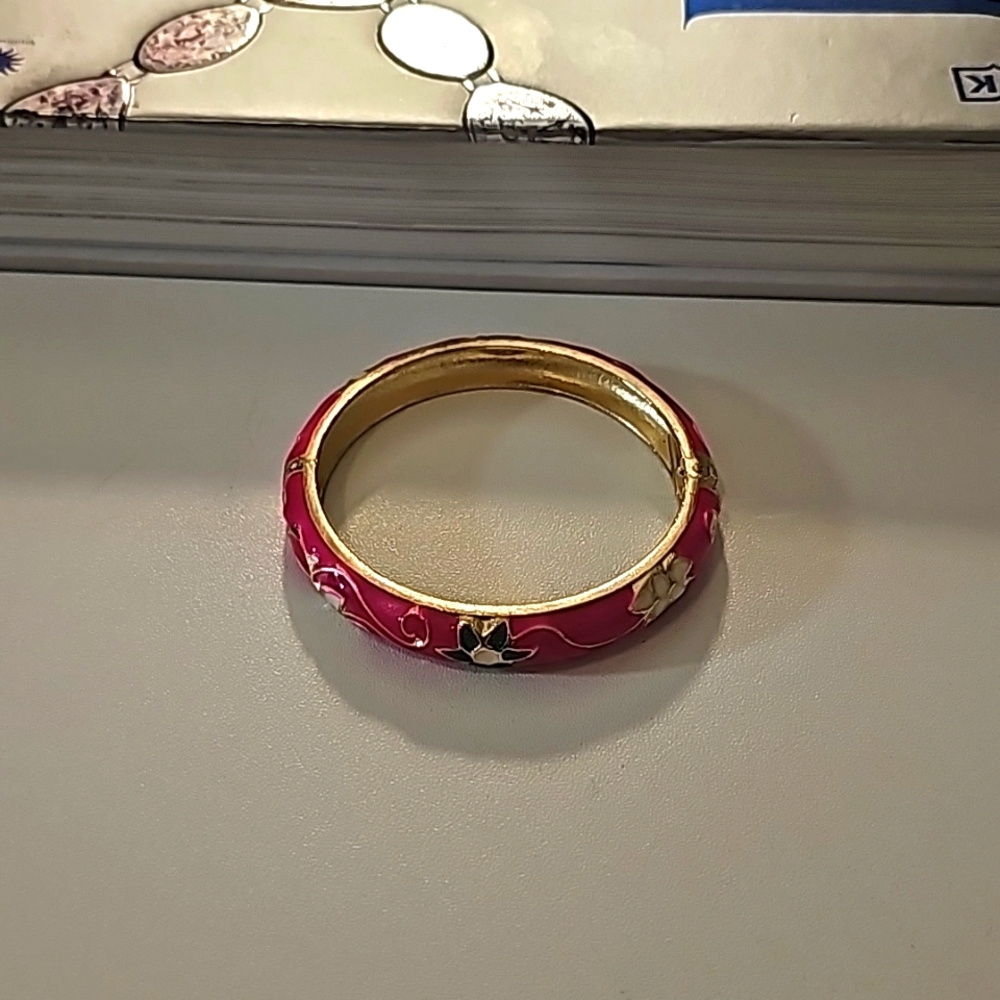 Vintage Gold Tone Enamel Flower Design Cuff Clamper Bracelet. - Picture 8 of 8